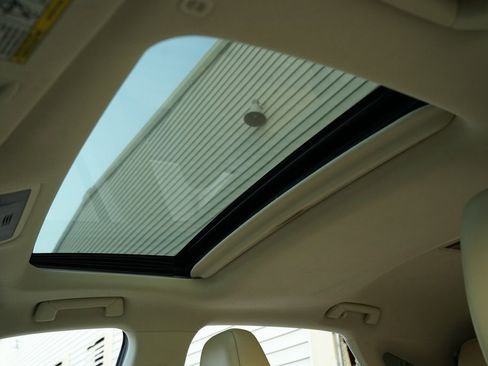 Used 2016 Lexus RX 450h AWD image 19