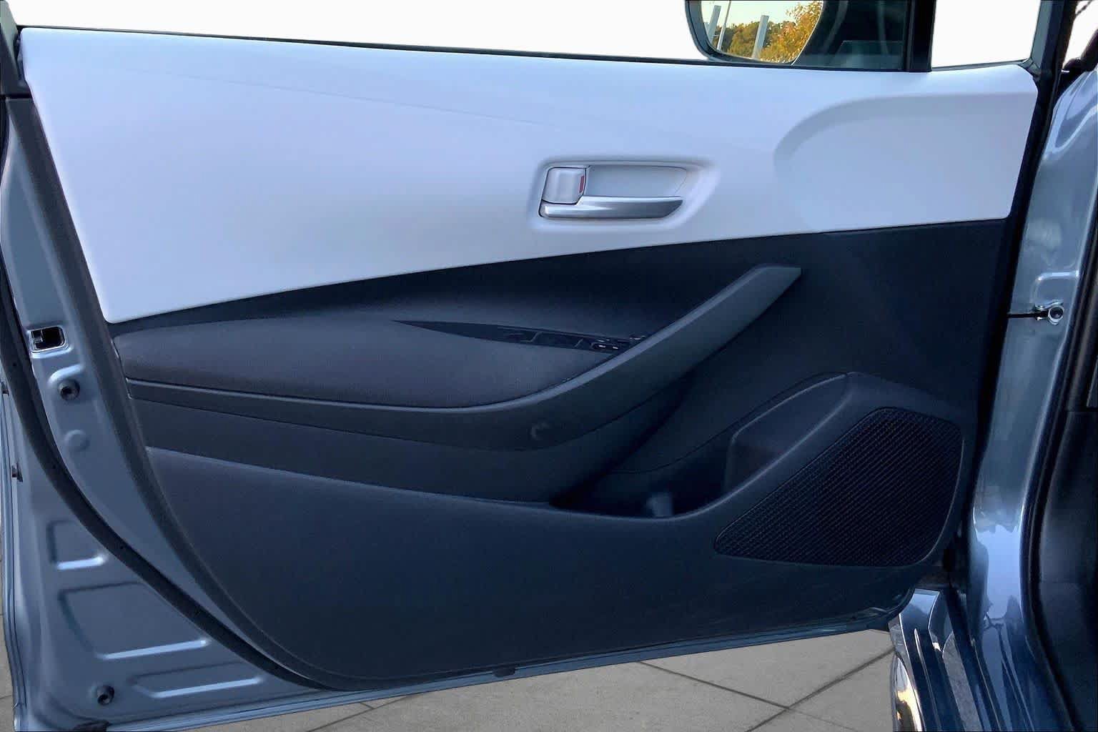 Used 2026 Toyota Corolla SE FWD image 19