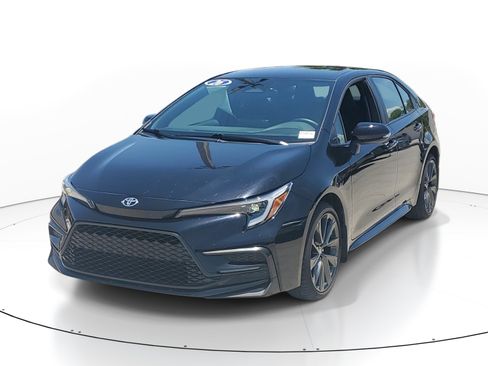 Used 2026 Toyota Corolla SE FWD image 3