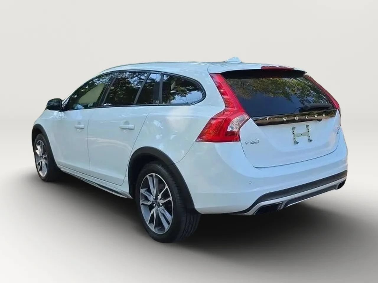 Used 2016 Volvo V60 T5 Cross Country w/ Protection Package AWD/4WD image 6