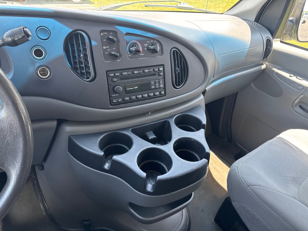 Used 2007 Ford E-350 and Econoline 350 XL RWD image 15