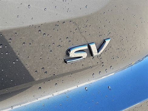 Used 2022 Nissan Pathfinder SV image 11