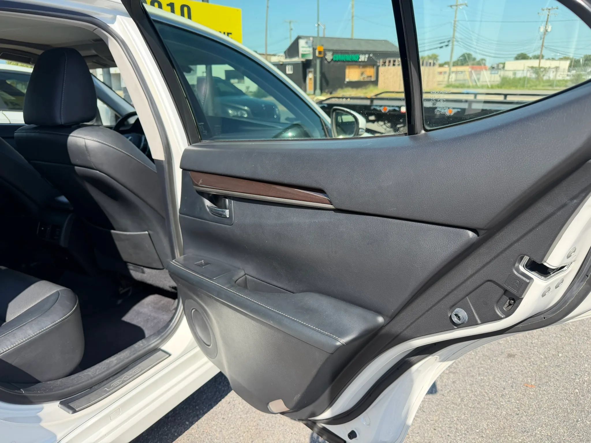 Used 2014 Lexus ES 350 w/ Premium Package FWD image 11