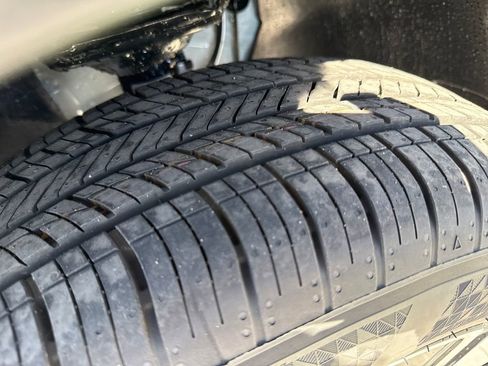 New 2026 Volkswagen Taos SE image 38