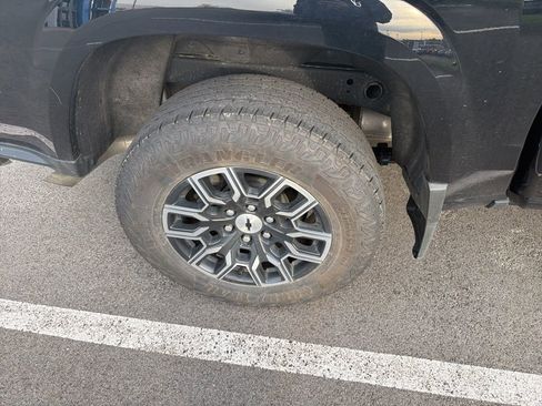 Used 2023 Chevrolet Colorado Z71 w/ Advanced Trailering Package image 6