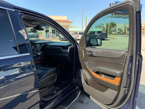 Used 2020 Chevrolet Suburban Premier RWD image 15
