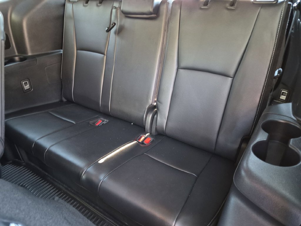 Used 2024 Toyota Highlander XLE AWD/4WD image 21