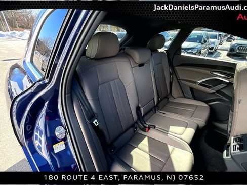 Used 2025 Audi Q5 Premium w/ Convenience Package image 19