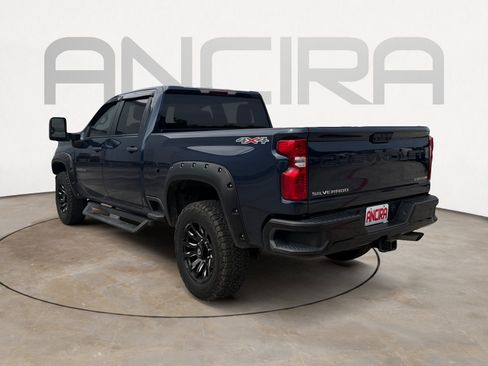 Used 2022 Chevrolet Silverado 2500 Custom w/ Custom Value Package AWD/4WD image 8