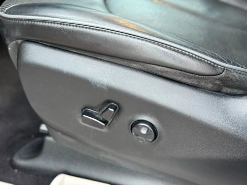 Used 2018 Chrysler Pacifica Limited image 12