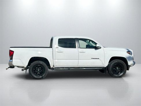 Used 2020 Toyota Tacoma SR5 image 4