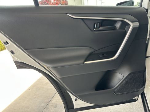 Used 2025 Toyota RAV4 LE AWD/4WD image 19