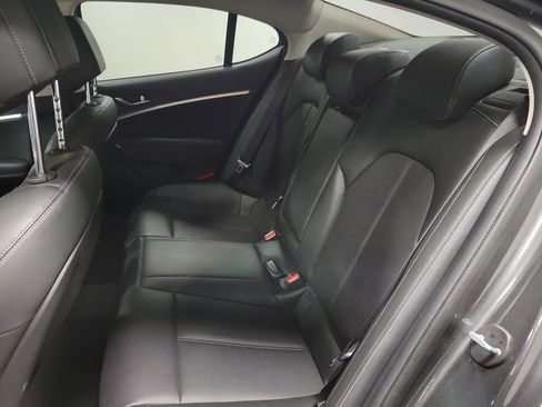 Used 2022 Genesis G70 2.0T AWD/4WD image 21