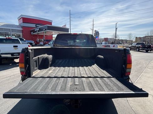 Used 2004 GMC Sierra 1500 SLE w/ Safe And Sound Package image 6