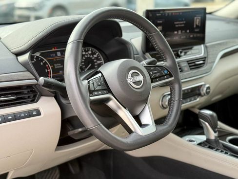 Used 2024 Nissan Altima 2.5 SL AWD/4WD image 19