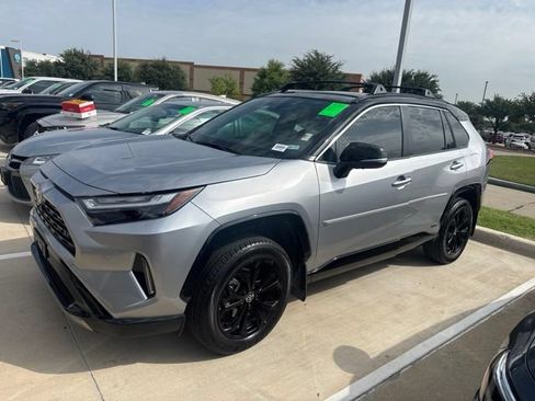 Used 2025 Toyota RAV4 XSE w/ Advanced Technology Package AWD/4WD image 5