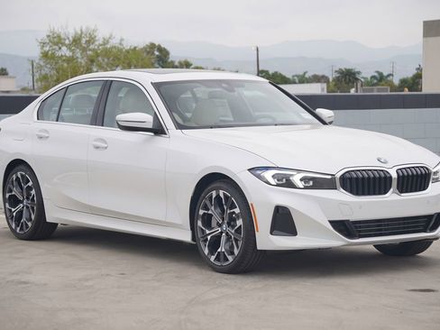 New 2026 BMW 330i Sedan w/ Premium Package image 3