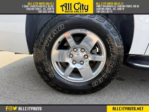 Used 2009 GMC Yukon XL Denali RWD image 14