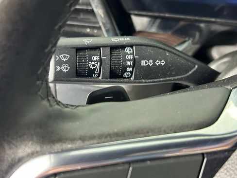 Used 2025 Chevrolet Suburban Z71 AWD/4WD image 29