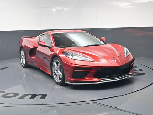 Used 2022 Chevrolet Corvette Stingray Preferred Cpe w/ Z51 Performance Package RWD image 3