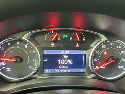 Used 2024 GMC Terrain SLT image 12