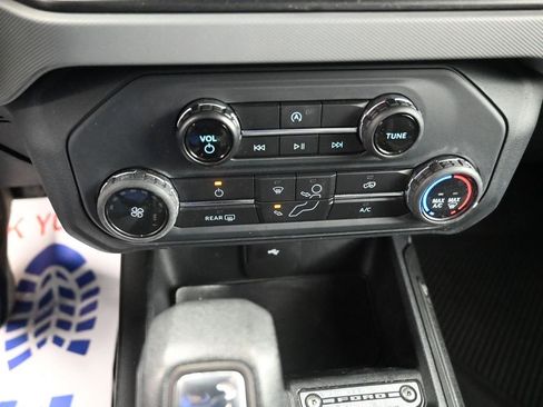 Certified 2022 Ford Bronco Base image 3