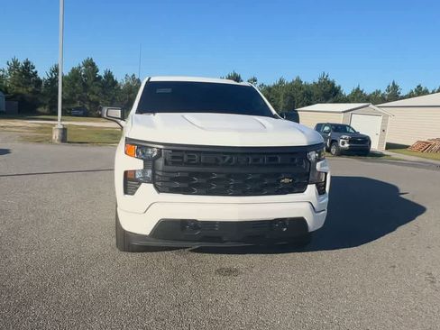 Used 2025 Chevrolet Silverado 1500 Custom image 3