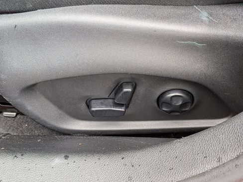 Used 2018 Jeep Compass Latitude w/ Popular Equipment Group FWD image 16