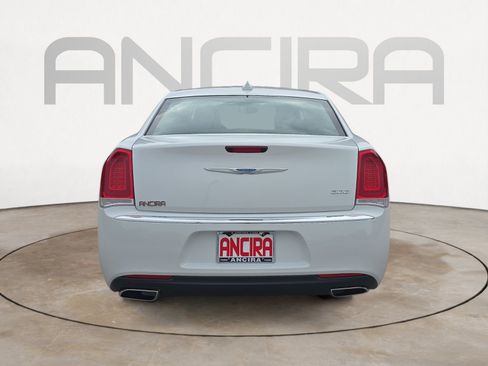 Certified 2023 Chrysler 300 Touring RWD image 9