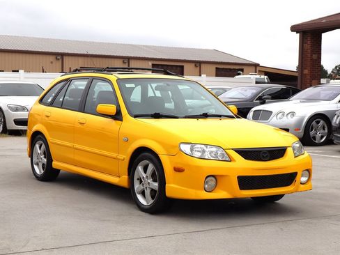 Used 2003 MAZDA Protege5 FWD image 9