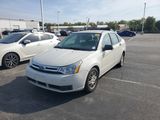Used 2010 Ford Focus SE image 2