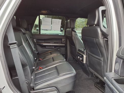 Certified 2019 Ford Expedition XLT w/ Equipment Group 202A image 8