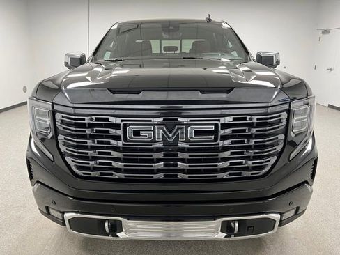 Used 2023 GMC Sierra 1500 Denali Ultimate AWD/4WD image 3