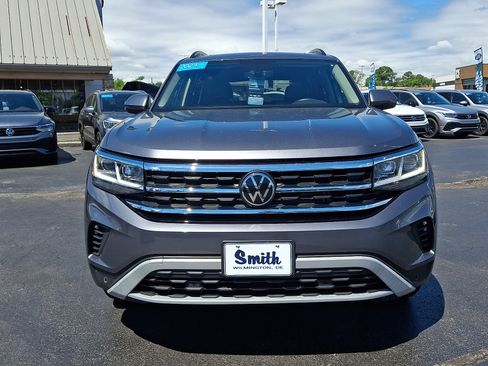 Certified 2023 Volkswagen Atlas SE w/ Panoramic Sunroof Package AWD/4WD image 2