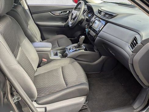 Used 2018 Nissan Rogue S image 19