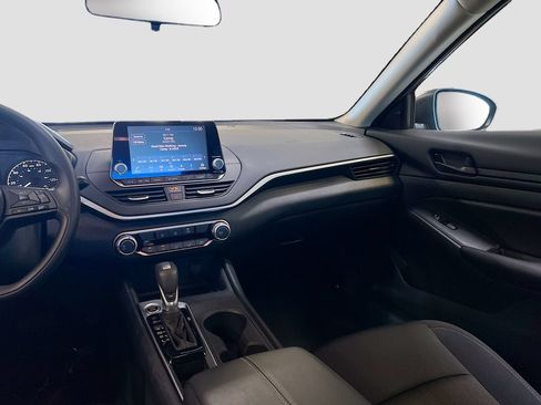 Used 2025 Nissan Altima 2.5 S FWD image 21