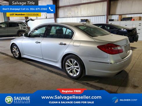 Used 2013 Hyundai Genesis 3.8 RWD image 3