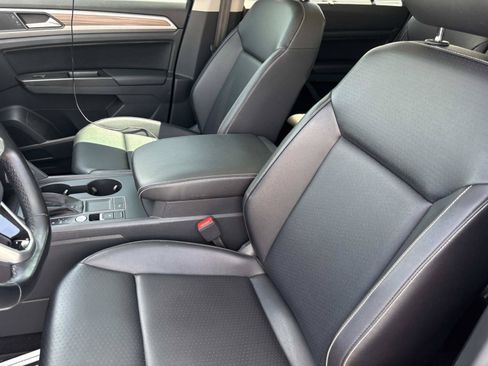 Used 2021 Volkswagen Atlas SE FWD image 24