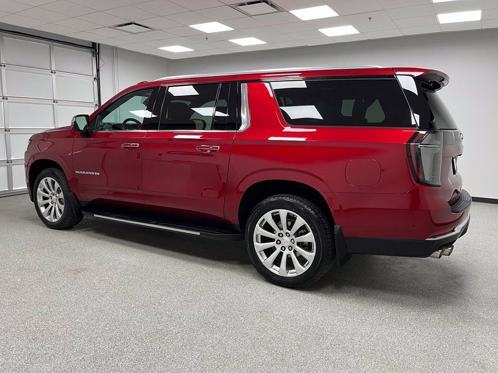Used 2025 Chevrolet Suburban Premier AWD/4WD image 7
