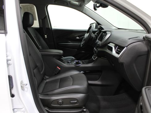 Used 2024 GMC Terrain SLT image 29