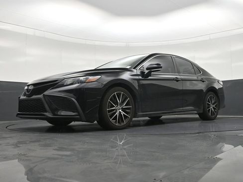 Used 2022 Toyota Camry SE w/ Audio Upgrade Package FWD image 23