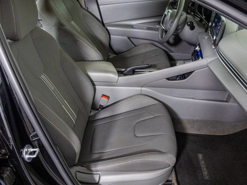 Used 2022 Hyundai Elantra SEL w/ Cargo Package image 39