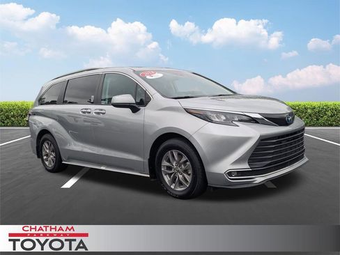 Certified 2024 Toyota Sienna XLE w/ XLE Plus Package FWD image 1