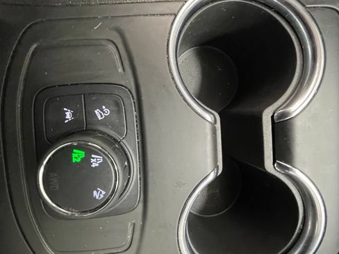 Used 2023 GMC Terrain SLE AWD/4WD image 18