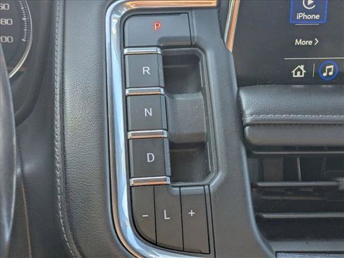 Used 2021 Chevrolet Suburban LT image 14