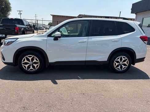 Used 2020 Subaru Forester Premium AWD/4WD image 4