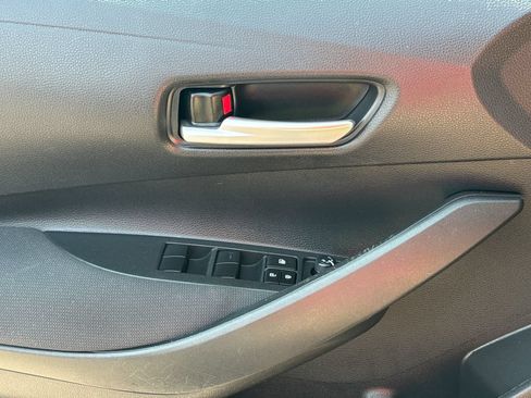 Used 2020 Toyota Corolla LE FWD image 33
