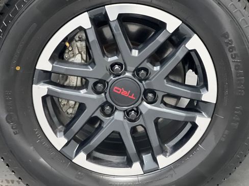 Used 2024 Toyota Tacoma TRD Sport image 8