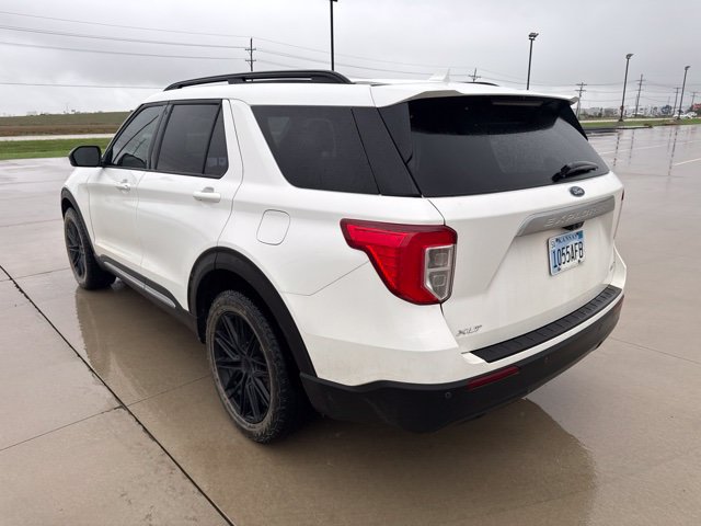 Used 2023 Ford Explorer XLT AWD/4WD image 6