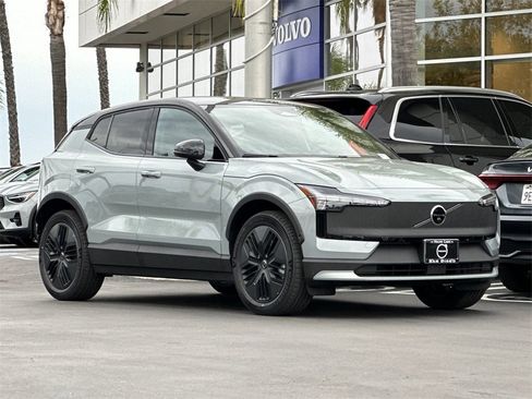 New 2026 Volvo EX30 Cross Country Ultra image 7